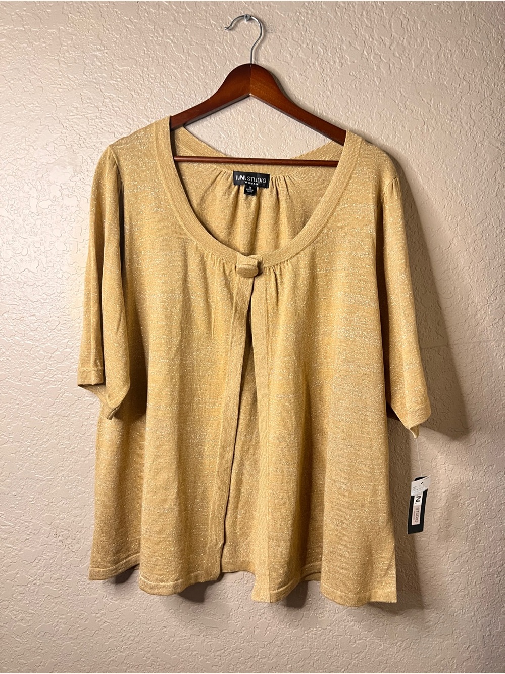 NWT I.N. Studio 1X Gold Short Sleeve Scoop Neck Open Cardigan Top Glamour Party